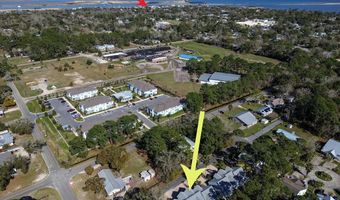 207 Sawyer Ln, Apalachicola, FL 32320