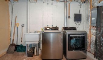 13 CARRIAGE WALK Ct, Baltimore, MD 21234