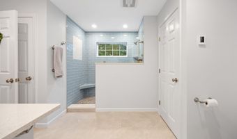 106 Stonecroft Ln, Coventry, CT 06238