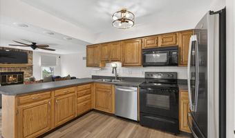 1428 Cedar Bluff Dr, Ballwin, MO 63021