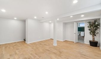 2021 S LANGLEY St, Arlington, VA 22204