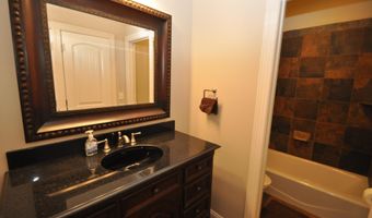 428 STERLING PARK Cir, Alabaster, AL 35007