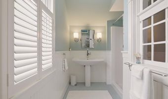11 Opechee Dr, Barrington, RI 02806