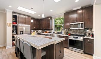 87477 Jean Dr, Bandon, OR 97411