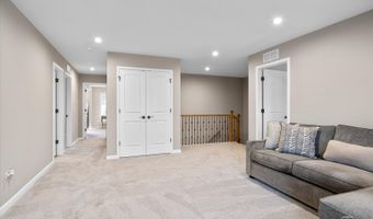 441 Alpine Dr, Algonquin, IL 60102
