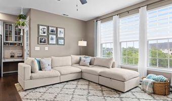 42230 PIEBALD Sq, Aldie, VA 20105