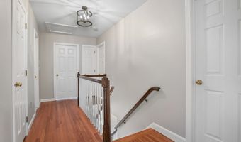 10 Tanglewood Dr, Danbury, CT 06811
