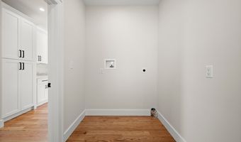 8 Fieldstone Ct 8, Bethel, CT 06801