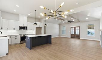 26 Carew Dr, Bella Vista, AR 72714