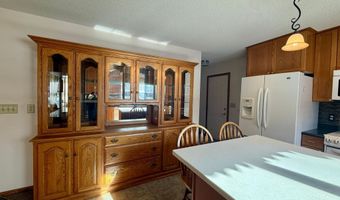 236 Wilson St, Alden, MN 56009
