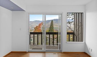 327 Ravenwood Pl, Ashland, OR 97520