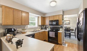 190 Springwood Dr, Avon, IN 46123