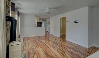 33 Spruce Ln, Bristol, RI 02809