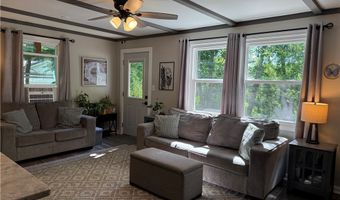 906 Dora Ln, Aurora, OH 44202