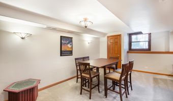 3025 Woods Creek Ln, Algonquin, IL 60102