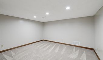 506 2nd Ave SW, Altoona, IA 50009