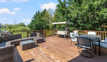 136 Corporate Pl, Middletown, RI 02842
