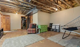 8409 Sunset Cir, Brandon, SD 57005