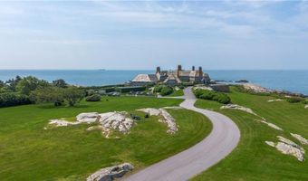 57 Ledge Rd 2, Newport, RI 02840