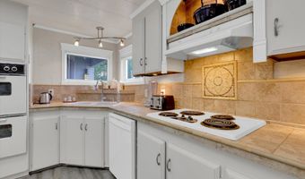 21986 LAUREL Ave, Aurora, OR 97002