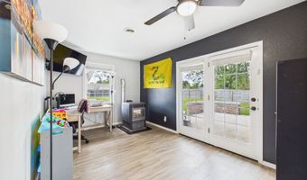 121 Woodland Dr, Hartford City, IN 47348