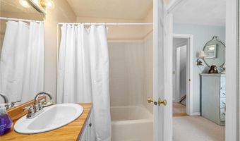 93 MILL St B, Newport, RI 02840