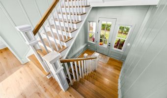 90 E LAKE Dr, Annapolis, MD 21403