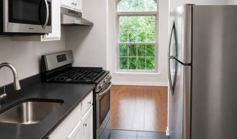 3300 WOODBURN VILLAGE Dr 31, Annandale, VA 22003