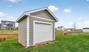 705 35th St SW, Altoona, IA 50009