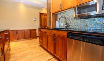 104 S Main St, Aberdeen, SD 57401