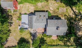 3 Sundale Rd, Cranston, RI 02921