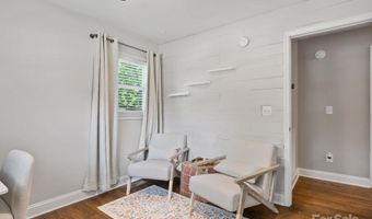 3839 Woodleaf Rd, Charlotte, NC 28205