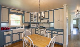 90 Taylor Ln, Alderson, WV 24910