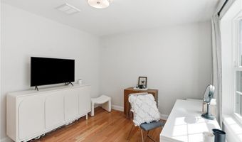 72 Wilbur Rd, Lincoln, RI 02865