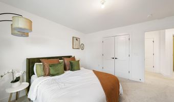 5 Melinda Ct, Bayville, NJ 08721