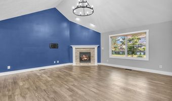 6686 Woodcrest Dr, Avon, IN 46123