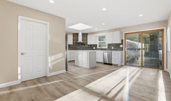 19 ROE Ln, Arnold, MD 21012