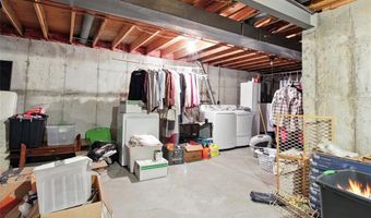 531 Spring Glen Dr, Ballwin, MO 63021