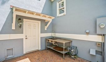 5 Petigru Dr, Beaufort, SC 29902