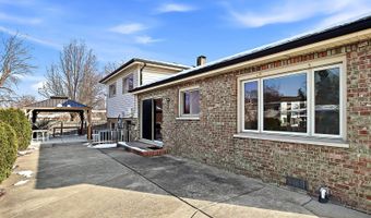 818 RUMPLE Ln, Addison, IL 60101