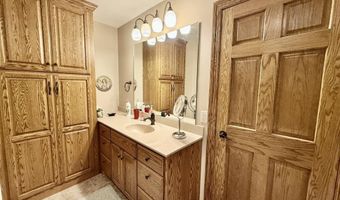 12959 Ironwood Dr, Aberdeen, SD 57401