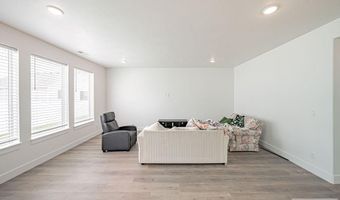 2926 Curlew Dr, Ammon, ID 83401