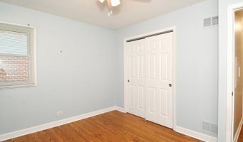 1222 E Kensington Rd, Arlington Heights, IL 60004