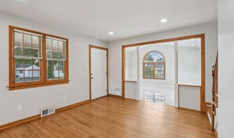 16 PARK Dr, Bellmawr, NJ 08031