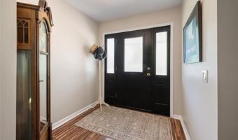 16 Lakeridge Dr, Adrian, MI 49221