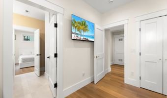 18 Mea Ln, Beach Haven, NJ 08008