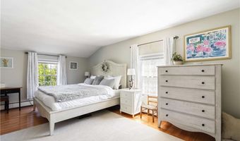 43 Academy Ave, Bristol, RI 02809