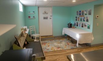 18 Carriage Dr, Burlington, CT 06013