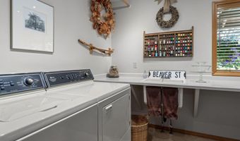 62824 Loma Vista Dr, Bend, OR 97701