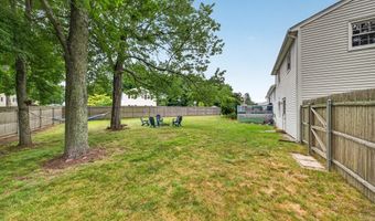 7 Englewood Rd, Coventry, RI 02816